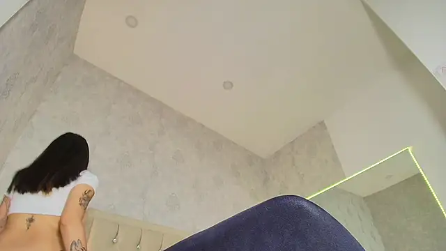 Snapshot of nini_love01 chatting on March 10, 3:56 am nini love01 online show from March 10, 3:56 am