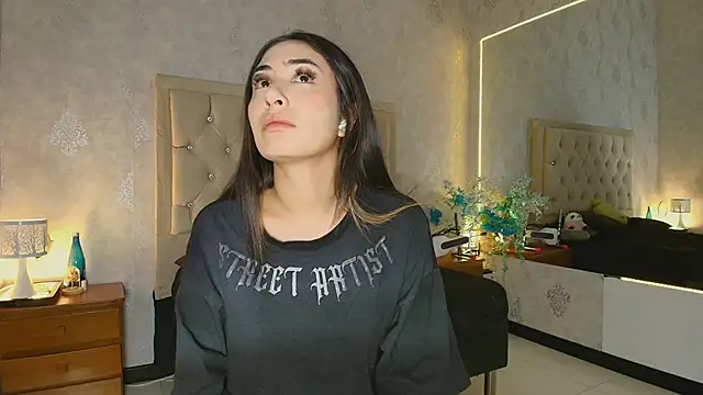 Snapshot of nini_love01 chatting on March 14, 3:48 am nini love01 online show from March 14, 3:48 am