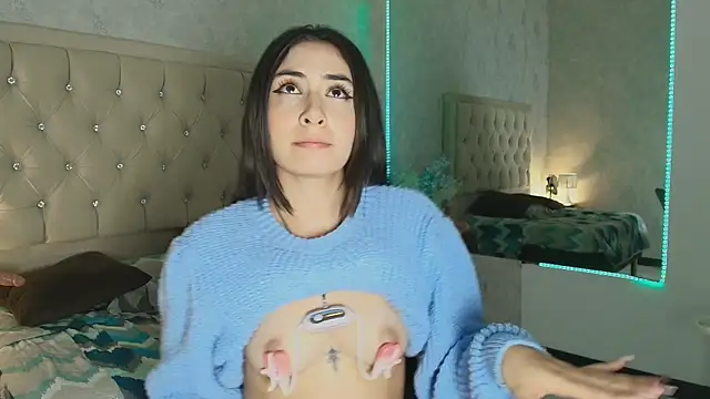 Snapshot of nini_love01 chatting on March 20, 6:19 am nini love01 online show from March 20, 6:19 am