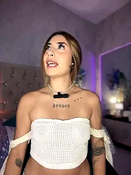 Snapshot of nini_love01 chatting on October 2, 3:46 am nini love01 online show from October 2, 3:46 am