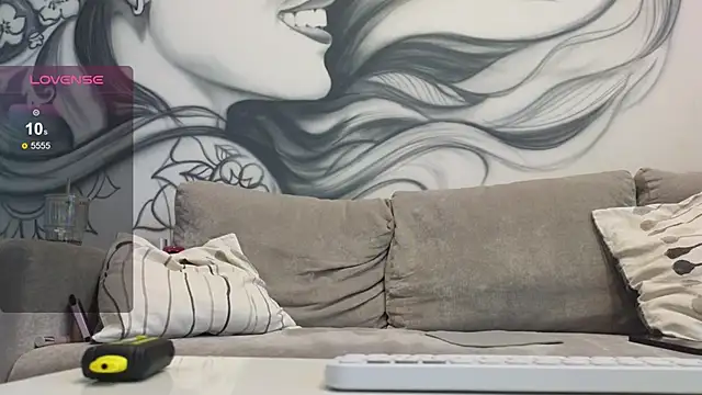 Snapshot of Scout_Avrora chatting on December 5, 9:17 am Scout Avrora online show from December 5, 9:17 am