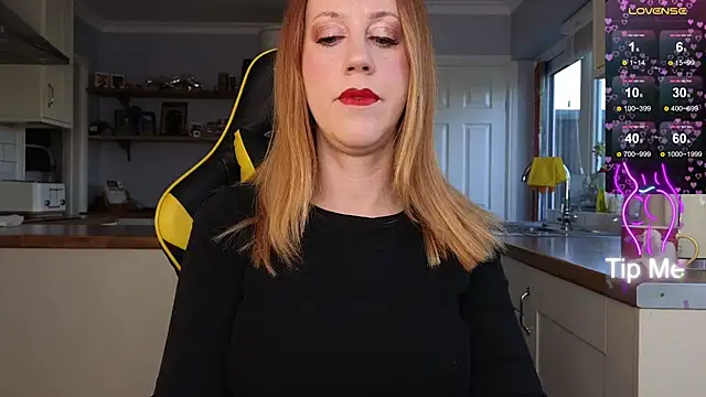 Snapshot of stripmequick chatting on February 5, 10:41 am stripmequick online show from February 5, 10:41 am