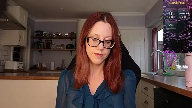 Snapshot of stripmequick chatting on October 14, 9:21 am stripmequick online show from October 14, 9:21 am