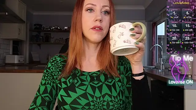 Snapshot of stripmequick chatting on December 4, 10:24 am stripmequick online show from December 4, 10:24 am