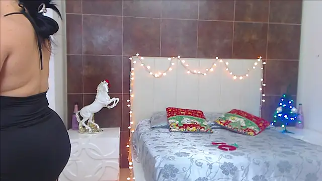 PamelaTomson online show from December 6, 12:38 pm