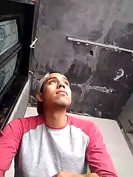 Snapshot of AlexAlejandro13 chatting on December 18, 7:41 pm AlexAlejandro13 online show from December 18, 7:41 pm