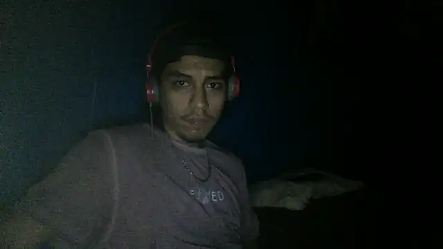 Snapshot of AlexAlejandro13 chatting on September 26, 6:17 am AlexAlejandro13 online show from September 26, 6:17 am