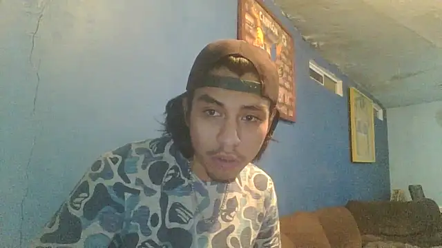 Snapshot of AlexAlejandro13 chatting on September 28, 1:33 am AlexAlejandro13 online show from September 28, 1:33 am