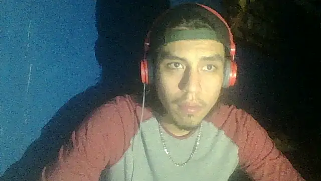 Snapshot of AlexAlejandro13 chatting on October 7, 6:10 am AlexAlejandro13 online show from October 7, 6:10 am