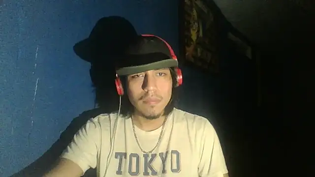 Snapshot of AlexAlejandro13 chatting on October 11, 7:07 am AlexAlejandro13 online show from October 11, 7:07 am