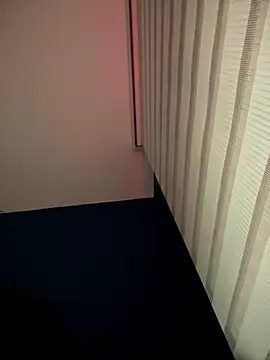 Snapshot of Roxxannne chatting on December 18, 12:06 am Roxxannne online show from December 18, 12:06 am