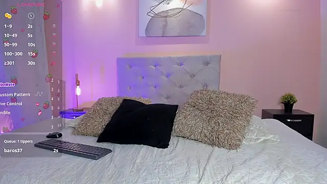 Snapshot of brianathompson chatting on October 8, 7:11 pm brianathompson online show from October 8, 7:11 pm