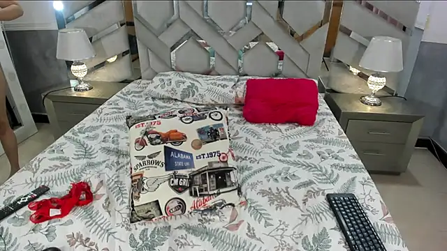 Snapshot of alexandra_fire69x chatting on February 28, 4:43 am alexandra fire69x online show from February 28, 4:43 am