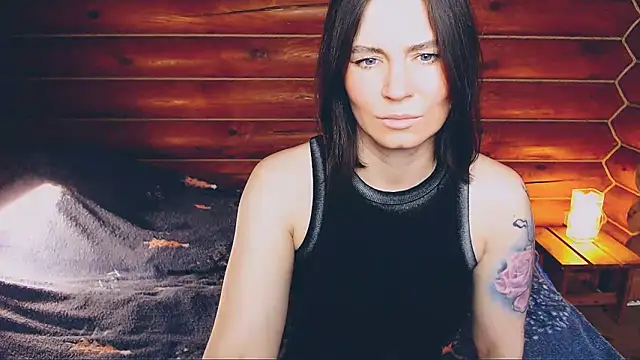 Snapshot of Platina_Fox chatting on February 4, 5:21 am Platina Fox online show from February 4, 5:21 am