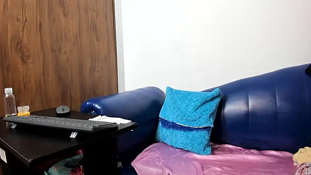 Mature Skinny online show from October 25, 7:05 am