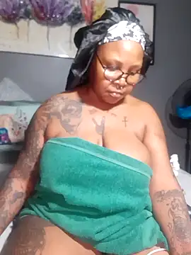 PearlSexxy69 online show from March 16, 1:49 am