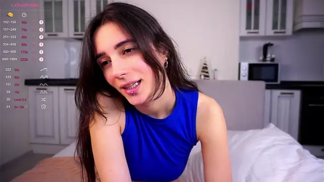 Holla Molly online show from February 25, 8:25 am