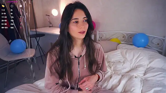 Holla Molly online show from March 22, 11:53 am