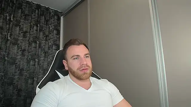 Thori92 online show from March 6, 5:33 pm