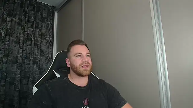 Thori92 online show from October 25, 7:30 pm