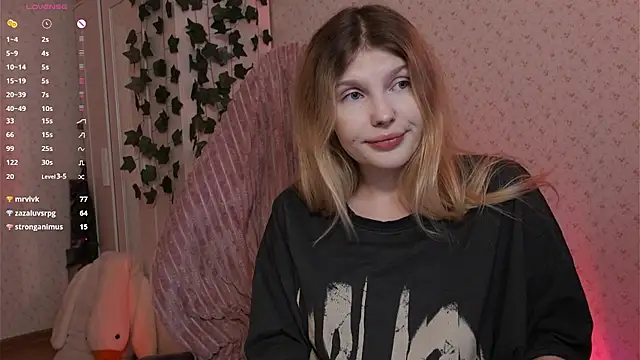 Snapshot of _aleksa_ chatting on December 9, 3:44 pm aleksa online show from December 9, 3:44 pm