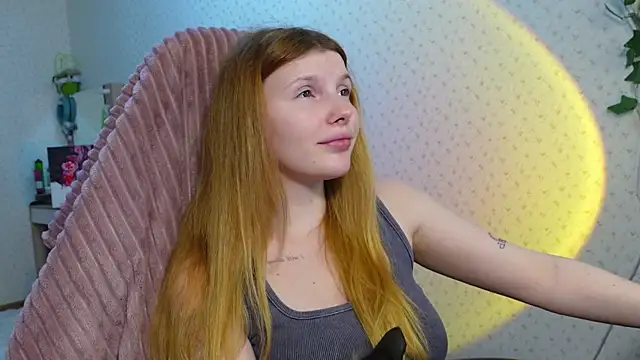 Snapshot of _aleksa_ chatting on March 9, 5:17 pm aleksa online show from March 9, 5:17 pm