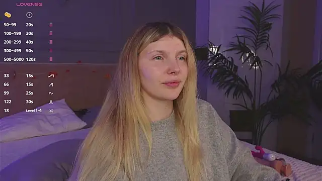 Snapshot of _aleksa_ chatting on October 22, 6:24 am aleksa online show from October 22, 6:24 am