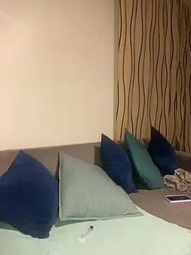 PETITE NAOMI online show from March 18, 1:53 am