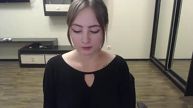 Snapshot of Laralianna chatting on December 9, 7:39 pm Laralianna online show from December 9, 7:39 pm