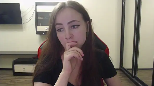 Snapshot of Laralianna chatting on December 24, 12:33 am Laralianna online show from December 24, 12:33 am