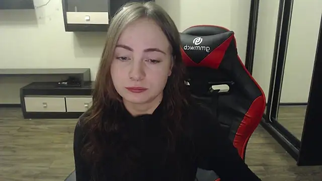 Snapshot of Laralianna chatting on February 5, 5:42 pm Laralianna online show from February 5, 5:42 pm