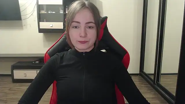 Snapshot of Laralianna chatting on February 7, 6:13 pm Laralianna online show from February 7, 6:13 pm