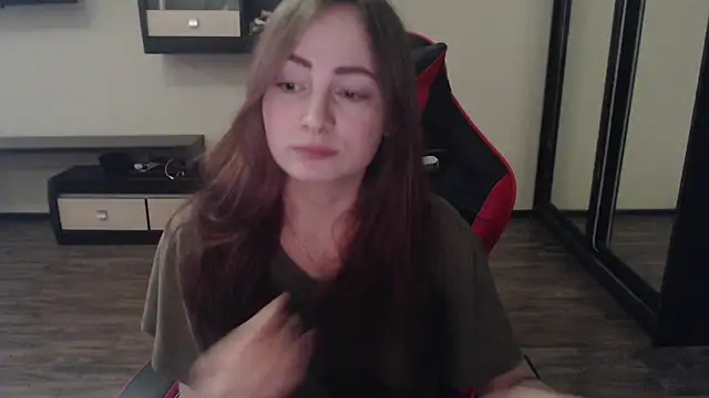 Snapshot of Laralianna chatting on March 17, 11:21 am Laralianna online show from March 17, 11:21 am