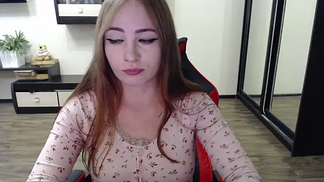 Snapshot of Laralianna chatting on September 19, 1:34 pm Laralianna online show from September 19, 1:34 pm