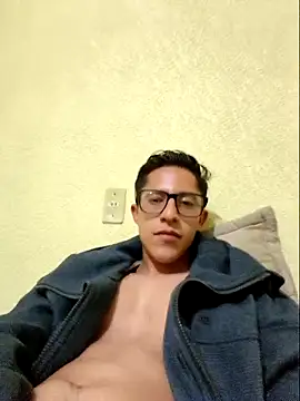 Snapshot of KevinCrz chatting on October 17, 11:40 pm KevinCrz online show from October 17, 11:40 pm