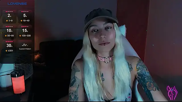 Saucy Jenn online show from December 7, 5:48 am