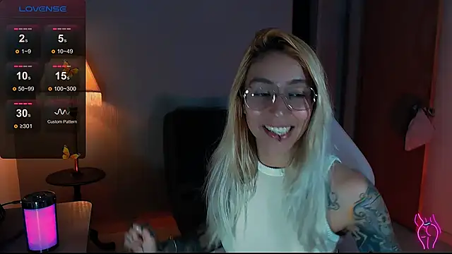 Saucy Jenn online show from December 8, 10:36 pm