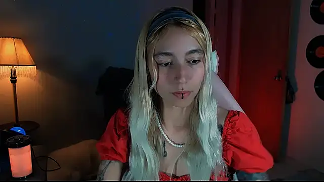 Saucy Jenn online show from December 29, 9:52 pm