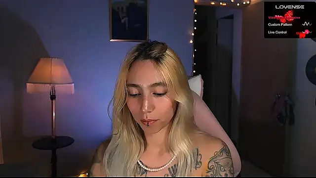 Saucy Jenn online show from February 2, 1:55 am