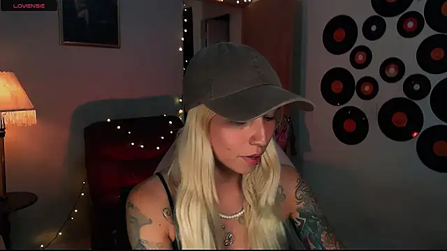 Saucy Jenn online show from February 22, 3:01 am