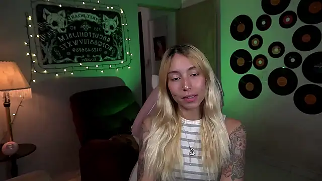 Saucy Jenn online show from March 15, 3:18 am