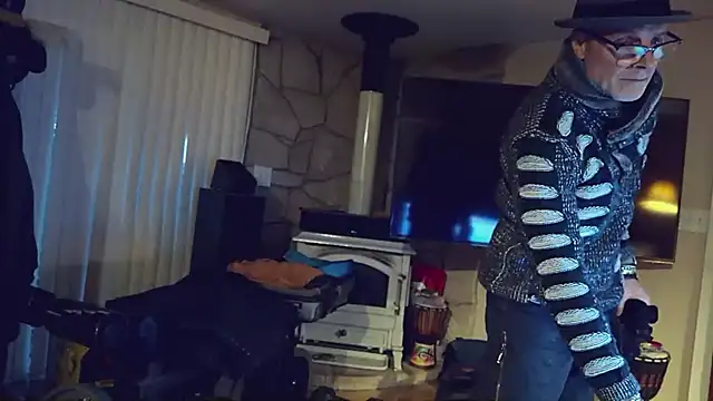 MoonDancer online show from December 2, 1:00 am