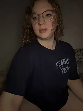 EmmieRae online show from September 16, 4:57 am