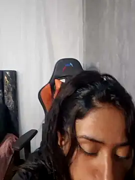 Valentinne z online show from January 5, 5:30 am