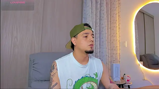 alejandro calderon1 online show from November 18, 2:39 am