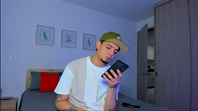 alejandro calderon1 online show from November 30, 5:11 am