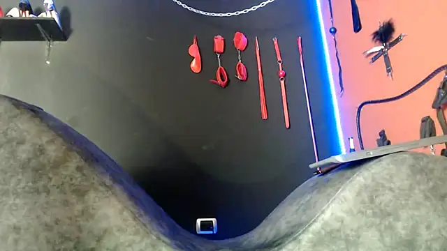 Snapshot of amy-mistress chatting on November 5, 10:32 pm amy-mistress online show from November 5, 10:32 pm