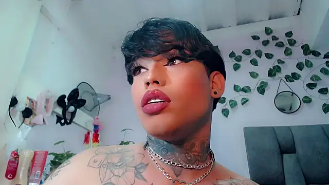 Snapshot of little_star_porn chatting on December 8, 2:39 am little star porn online show from December 8, 2:39 am