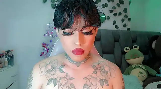 Snapshot of little_star_porn chatting on December 14, 2:01 am little star porn online show from December 14, 2:01 am