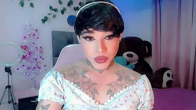 Snapshot of little_star_porn chatting on December 17, 9:28 am little star porn online show from December 17, 9:28 am